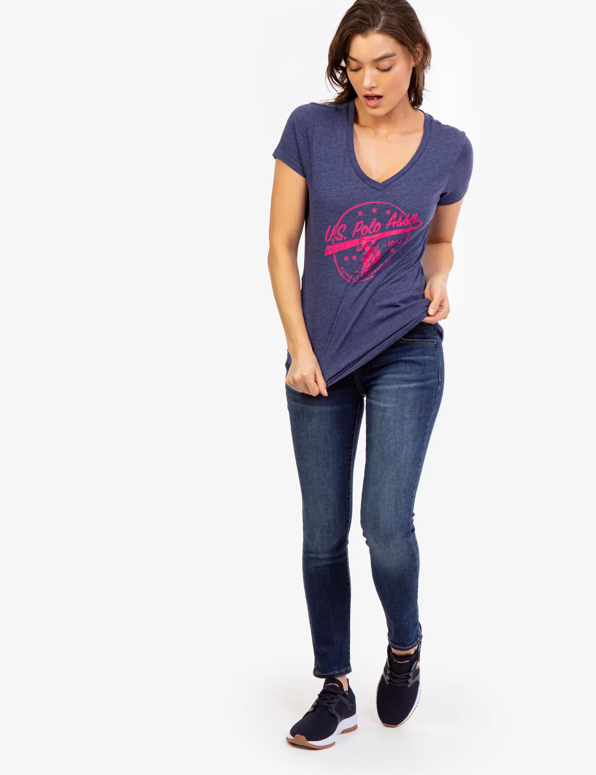 ATHLETIC LOGO V-NECK T-SHIRT